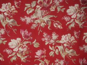 Tissu ancien 1900 , très jolies fleurs sur fond rouge
