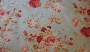 Tissu ancien , très beaux motifs de roses